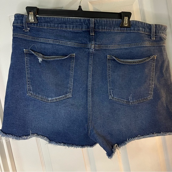 New York & Company Blue Jean Shorts with Cuffed Hem and Relaxed Fit - Picture 2 of 5